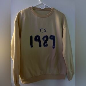 Beige Taylor swift Sweatshirt with Blue Graphic size medium